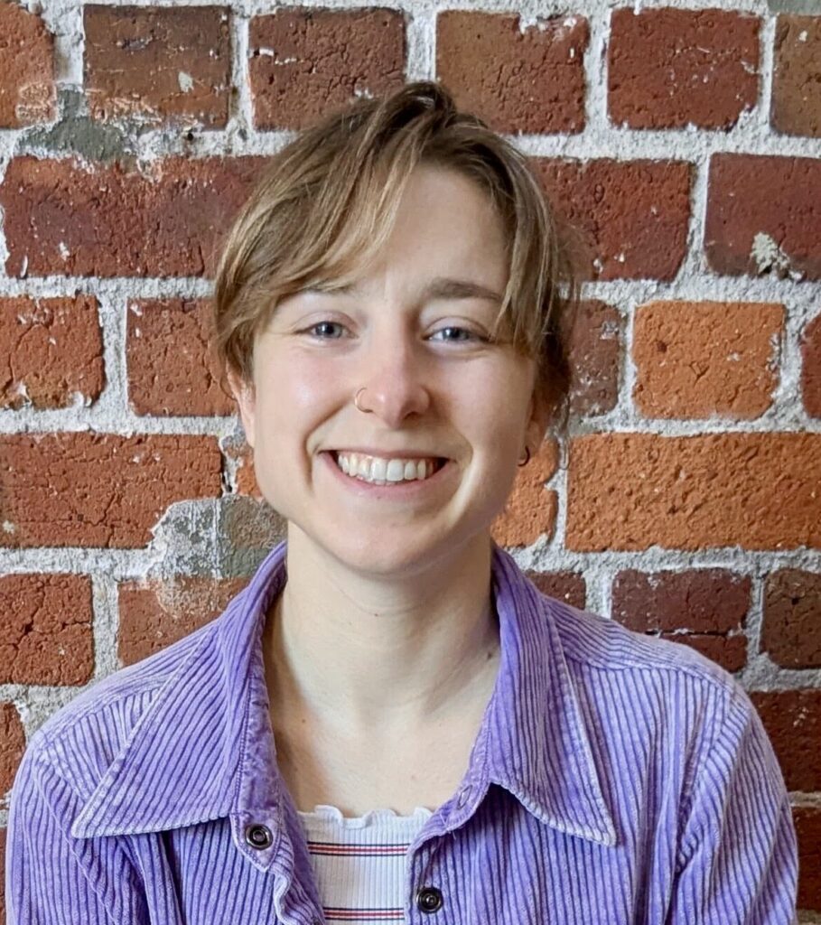 Smiling woman - Mila